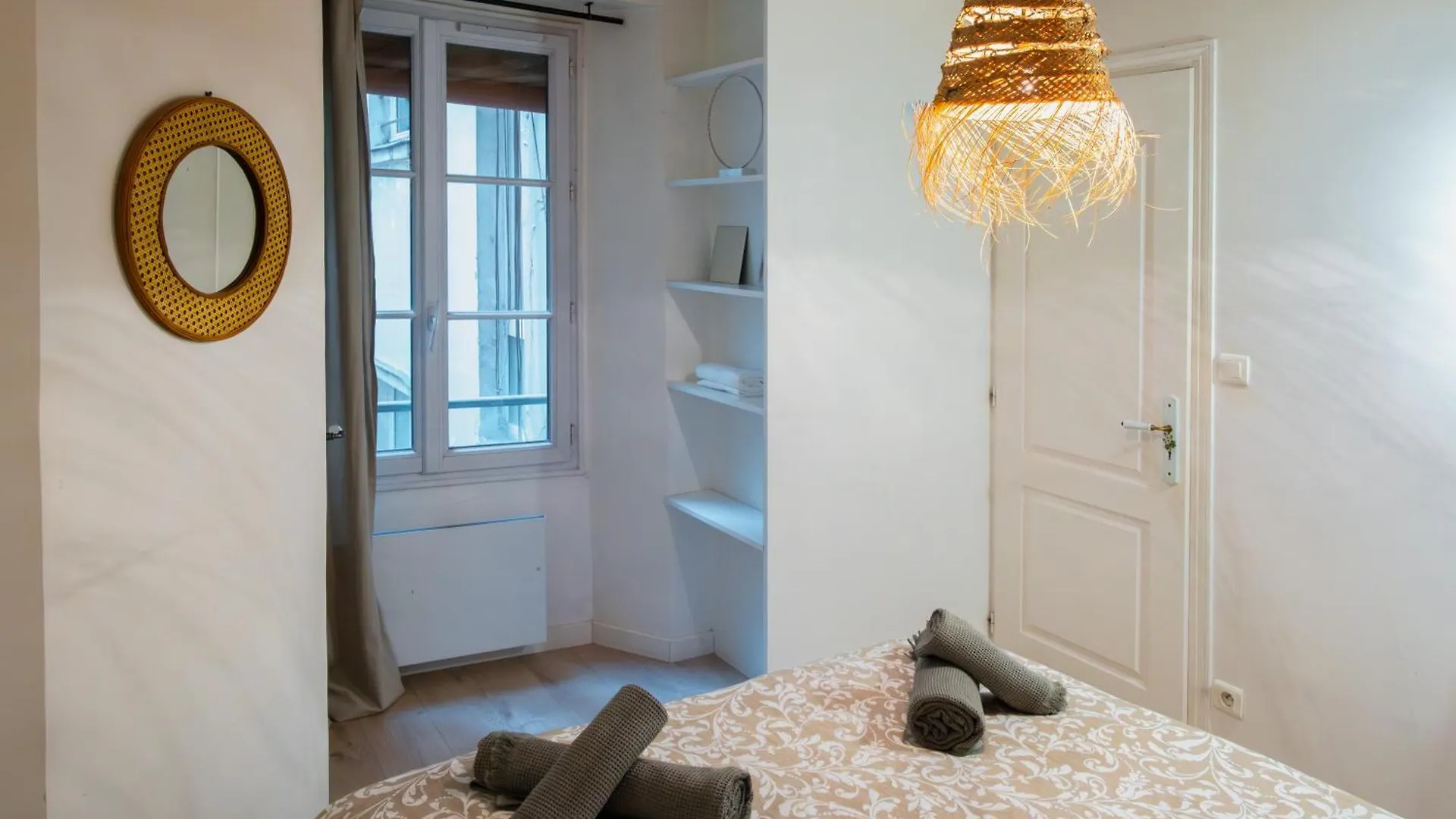 Appartement De Charme A Montorgueil Paris France
